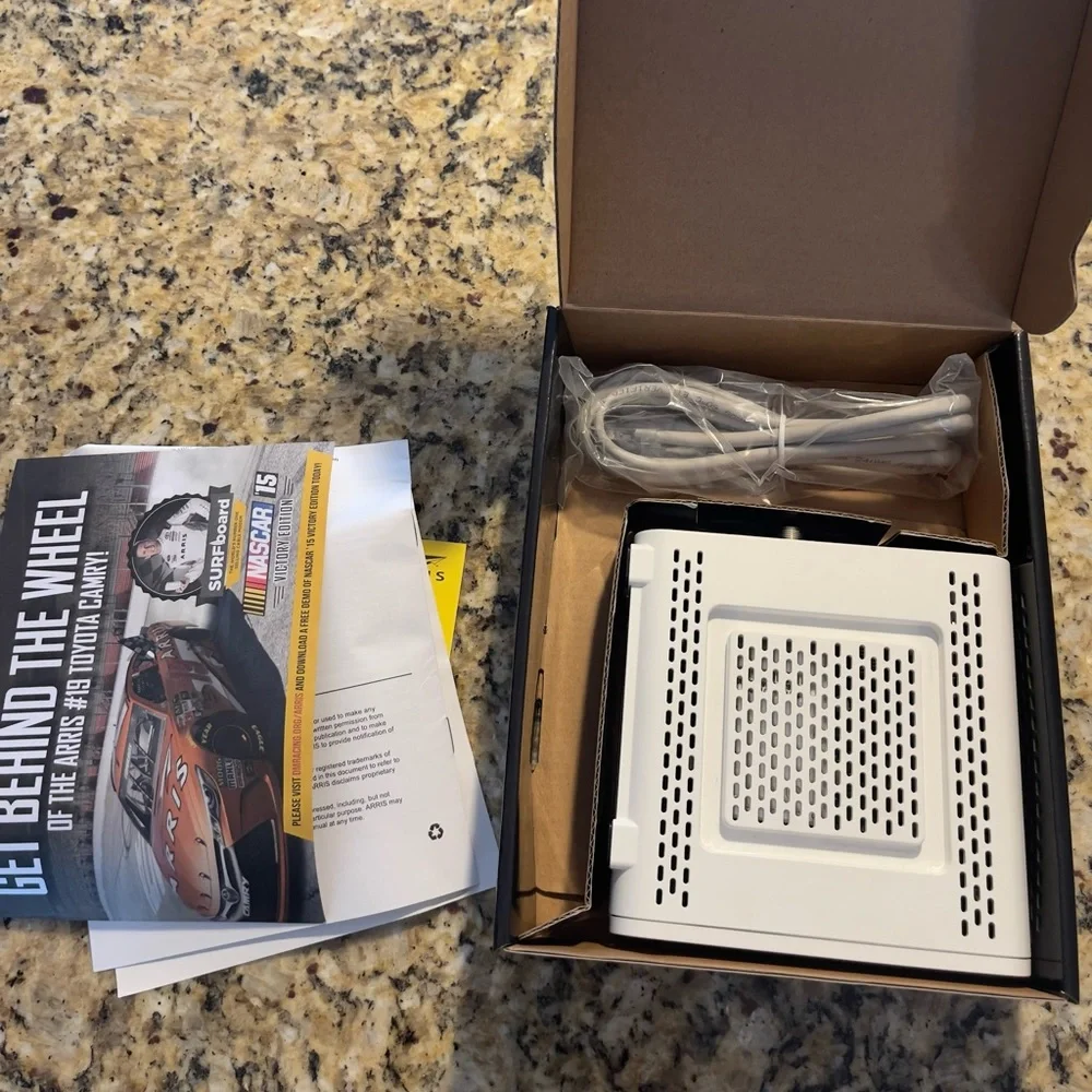 LIKE NEW IN BOX | ORIGINALLY $70 | Arris Surfboard SB6141 Premium Wi-Fi Modem - Picture 4 of 5